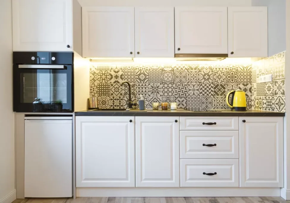 Cabinet-Coatings-Cabinet-Lighting_a8c38b