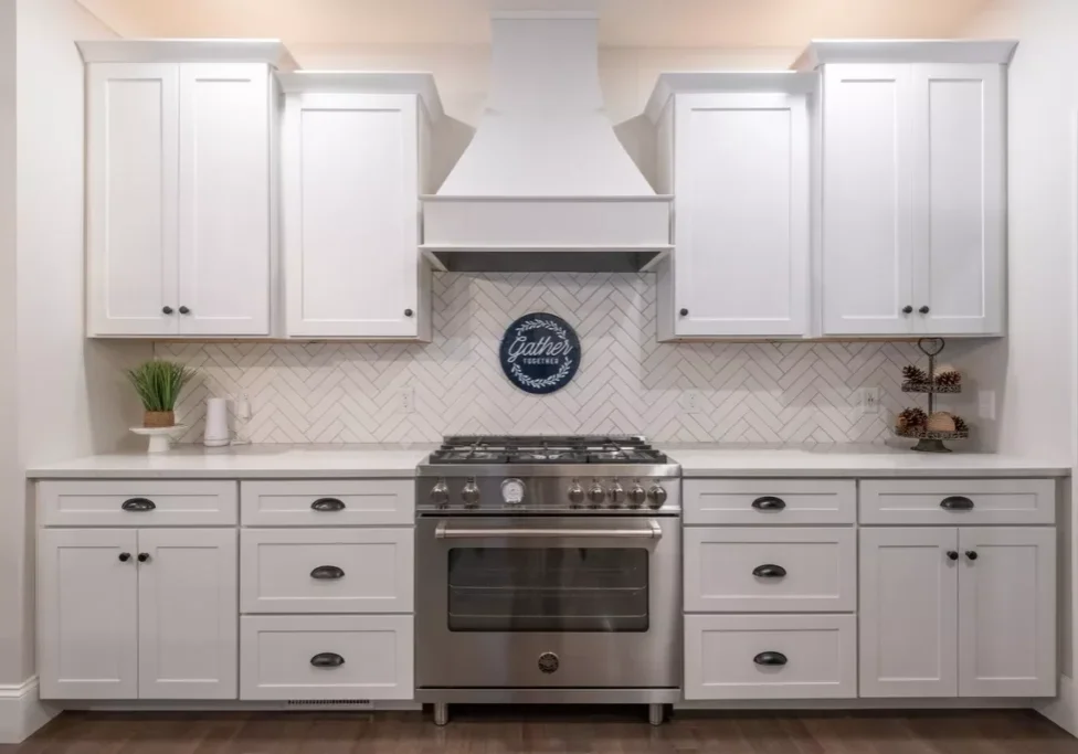 Cabinet-Coatins-White-Cabinets_a8c38b