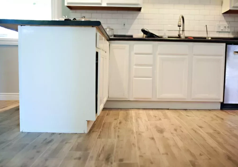 How-to-Clean-Kitchen-Cabinets-1024x704.png_a8c38b