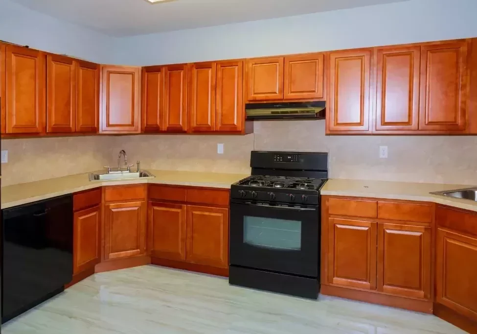 custom-kitchen-cabinets-in-various-stages-of-insta-2021-09-04-10-22-05-utc-1024x683_2023-05-08-134829_nlbd_a8c38b