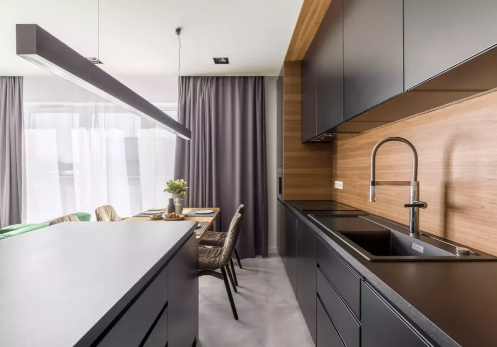 kitchen-interior-with-black-cabinets-8524QCN_2023-05-05-201912_kvya_a8c38b