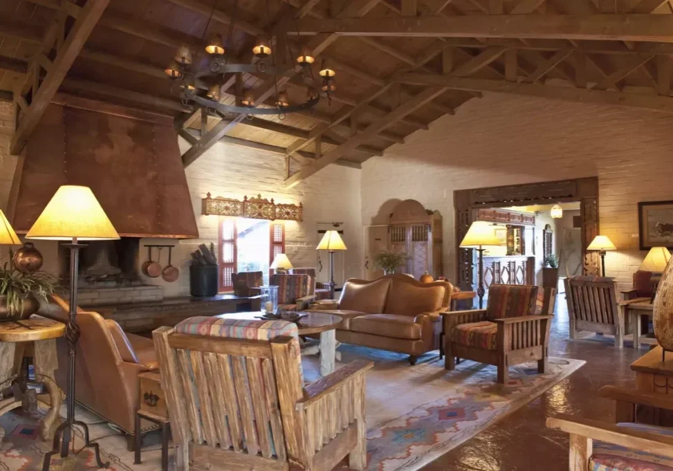 southwestern-style-great-room-GRAGD4C_2023-05-05-235354_gxau_a8c38b
