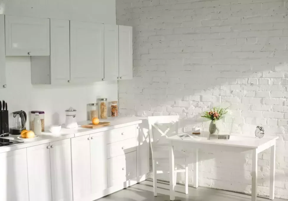sunlight-in-white-modern-kitchen-with-cooking-uten-2022-02-01-22-39-37-utc-1024x683.jpg_a8c38b